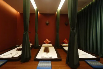 南京栖霞泰式按摩的被动瑜伽：当身体被折叠成诗